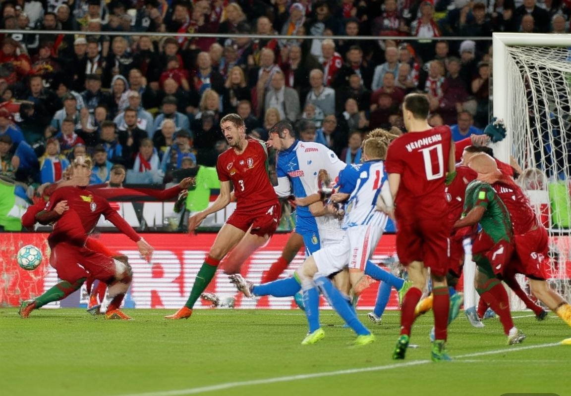 2012欧洲杯四分之一决赛：葡萄牙1:0绝杀捷克挺进半决赛(图4)